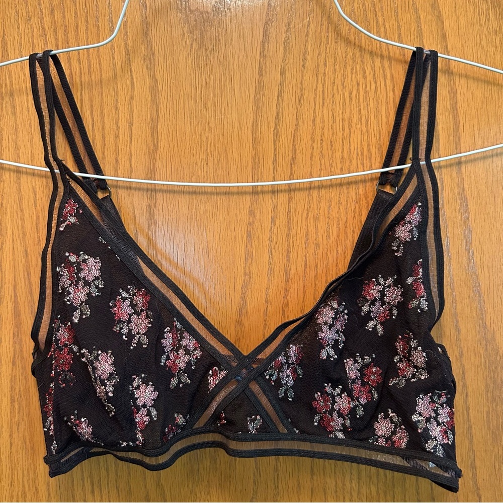 Free People black bra. Size M. Excellent condition. $12